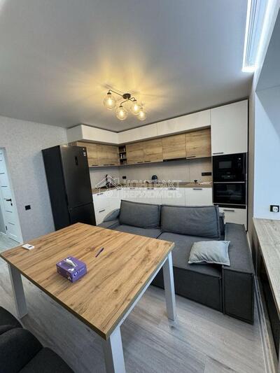 Продам євродвушку в ЖК Воробйови гори на полях