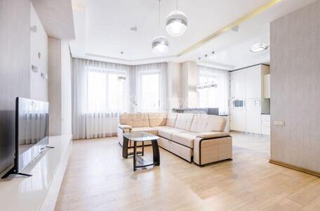 здається 3к. Наукова, Центр,  +под.паркинг, автономка.