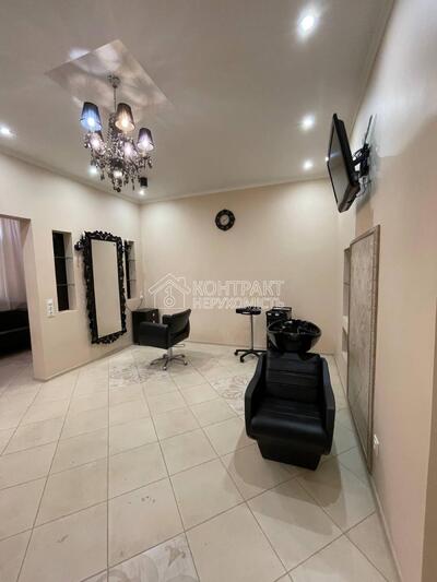 В продажі салон краси в центрі Харкова