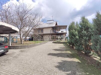 Продам коттедж в Безлюдовке