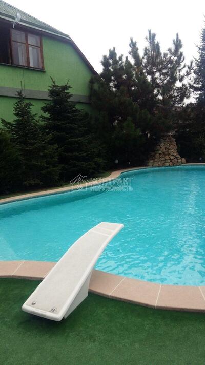 Продам дом с бассейном ,Холодная гора 292 м2