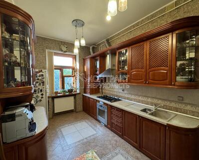 Продам 4к квартиру сталінка Центр Держпром Ромена Роллана єВідновлення