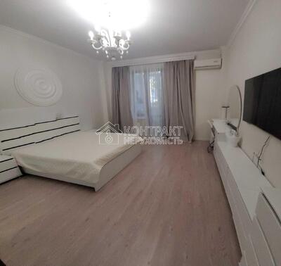 Сдам 2-к квартиру на длительный срок, пр-т Науки  напротив м.Научная