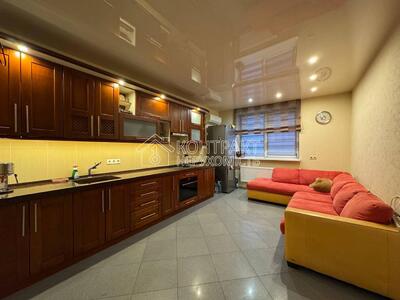 Продаж 2к квартири Клочківська Центр Павлівка новобудова торг