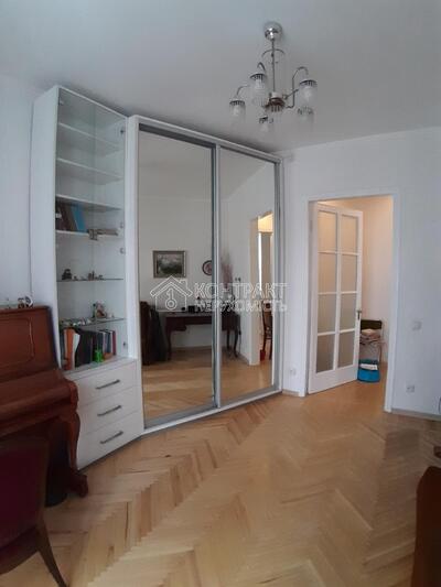 Продается 3 к.кв. Сталинка, Центр, Шатиловка