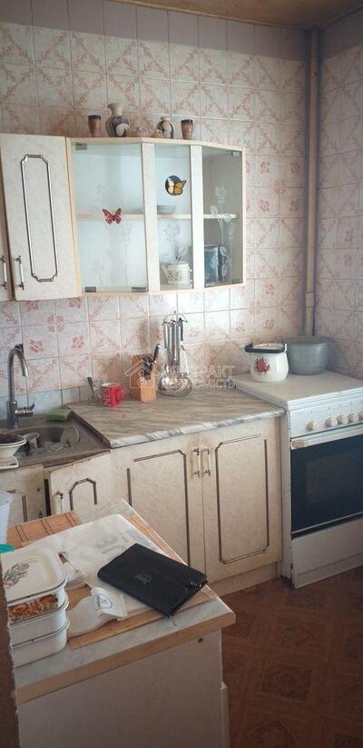 Продается 2 к.кв., 400 м до ст.метро Холодная Гора