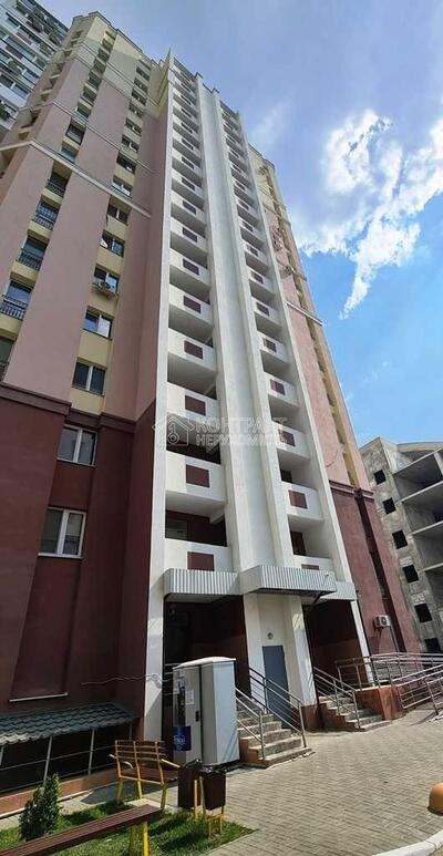 Продам 1к.кв. 44кв.м . Центр, метро Захисників України