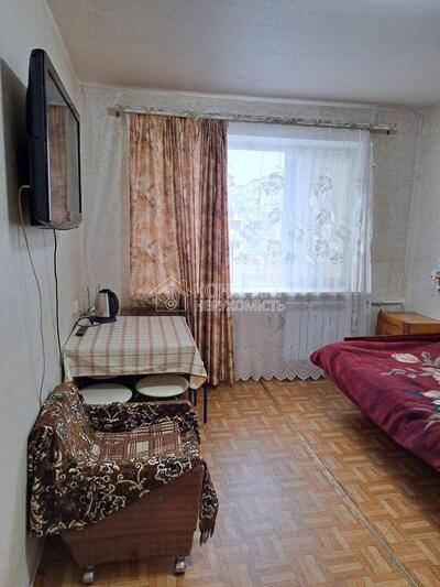 Продам малосемейку на метро Индустриальная