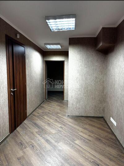 Здається Офіс 180м2 на вул. Тобольська