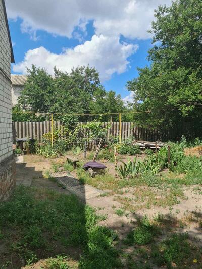 Продається пів будинку біля м. Гагаріна