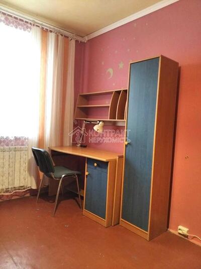 Продам квартиру 3 кімнати, Горизонт 4/9, метро Індустріальна