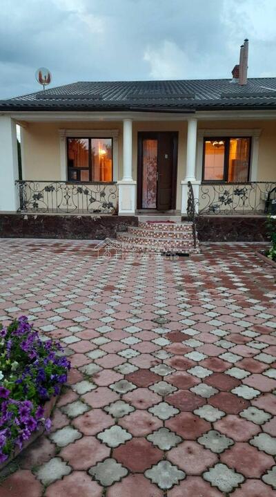 Продам будинок в місті 92м2, земля 8 соток