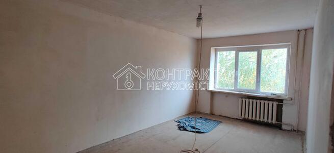 Продаж  3-к квартири під  ремонт 4/5 (кирпич) 602 м/р.