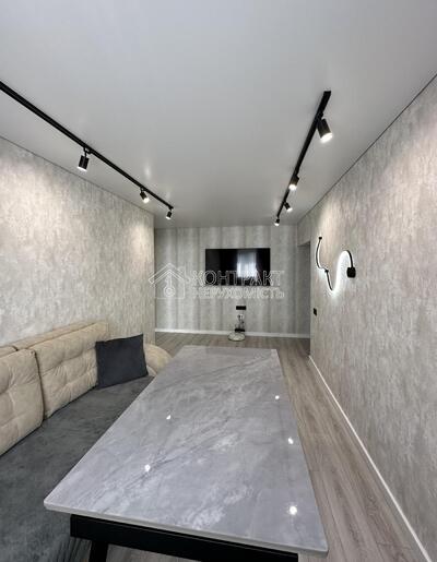 Продаж 3к квартири , район Основа