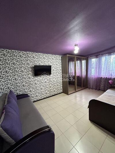 Продам однокімнатку квартиру поруч з метро Індустріальна