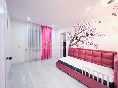 Продам 2 к + паркоместо / Центр Клочковская