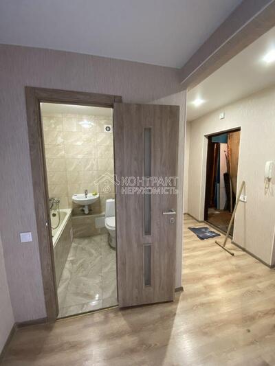 Продаж 1к.кв 40м.кв/газ/балкон/Роганський ЖМ