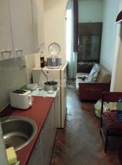 Продаж гостинки, Центр