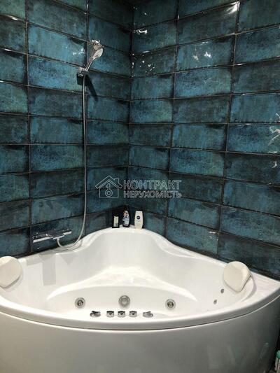 Продам  квартиру Бот. Сад ЖК Мир.