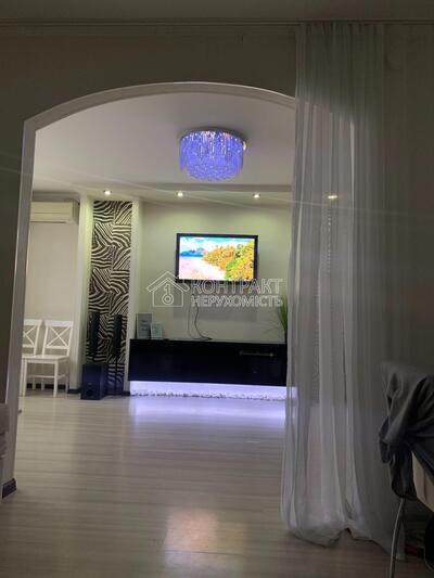 Продам 2х ком квартиру.Ньютона. Новые дома. Коммунальный рынок. Класс.