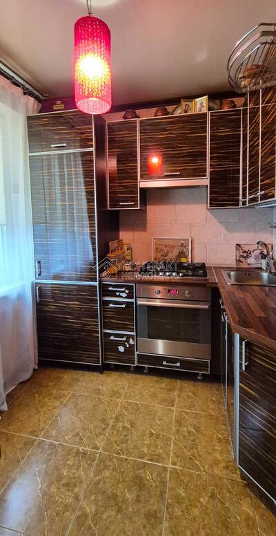 Продам 3-кімнатну квартиру, проспект Перемоги.