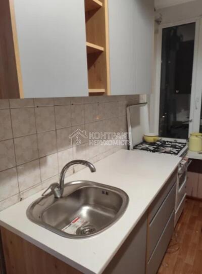 Здається 1 кімнатна квартира на Перемоги