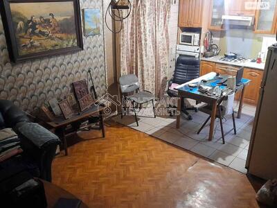 Продаж 2 поверхового будинку з ділянкою