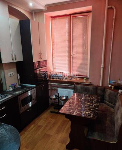 Продаж 2 к. квартири  сталінка ХТЗ