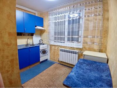 Продаж двокімнатна квартира м-н Сонячний