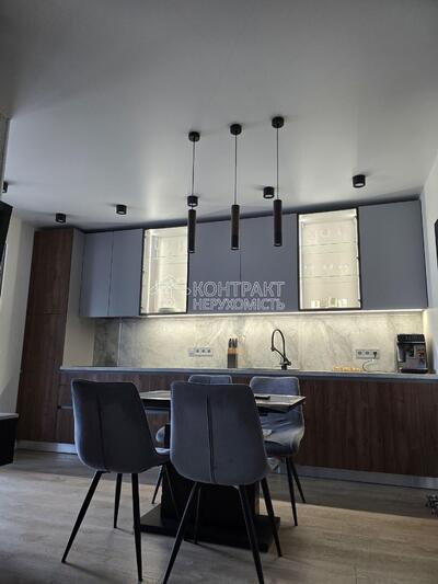 Продам 3 к квартиру дворівневу Центр ЖК Лазурний