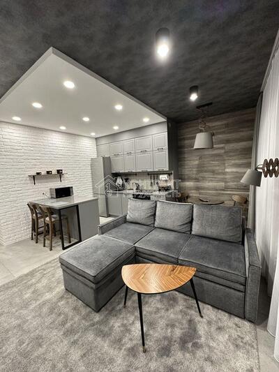 Здається в оренду 2-к квартира Центр