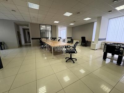 Оренда офісу/магазину для ГО у ТЦ «Персона», вул. Олесі Гончара