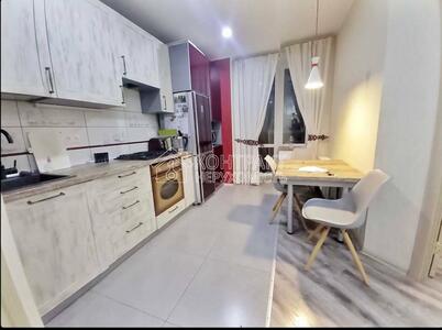 Продам 2-комнатную квартиру Героев Труда 32а Нескорених