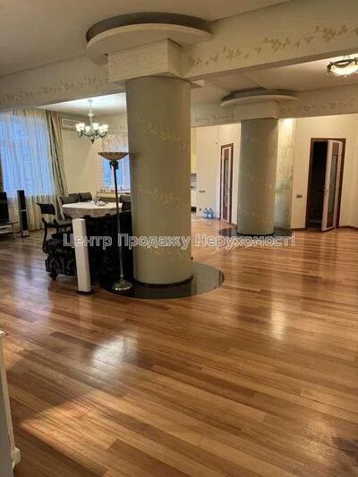 Рідкісний варіант! Простора 3 кімнатна квартира Центральний парк!