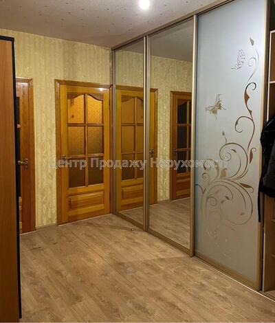 Продаж 3х к. вартири.м.Спортивна. Є-відновлення