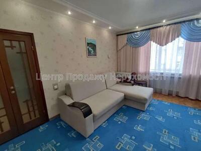 Продам 3 к квартиру у центрі міста, з ремонтом, Q 8