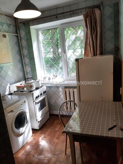 Продам 1-кімнатну квартиру на Салтівці, біля метро “Студентська”