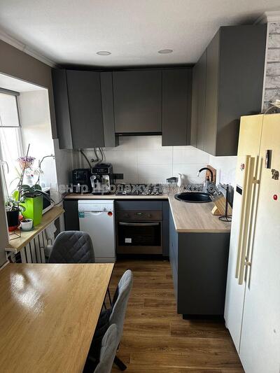 Продам квартиру Харків, Курчатова просп.