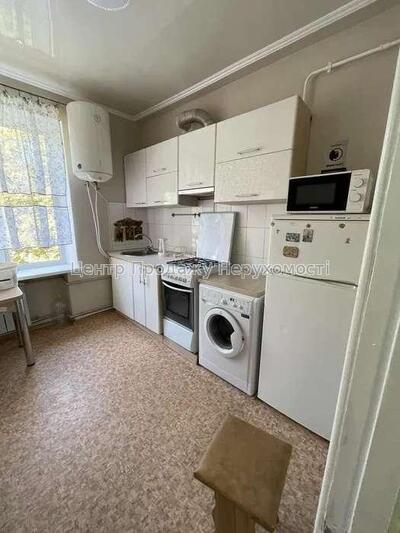 Продаж 2 к. квартиру на Державінській