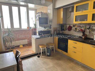 Продам 4к квартиру, м Перемога