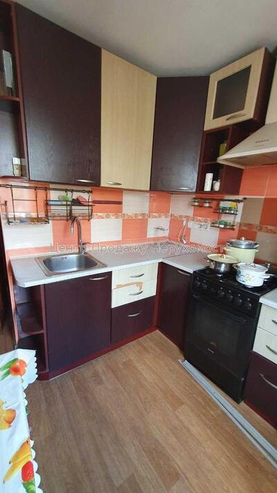 R8 Продам 1 к. квартиру з ремонтом в районі Одеської