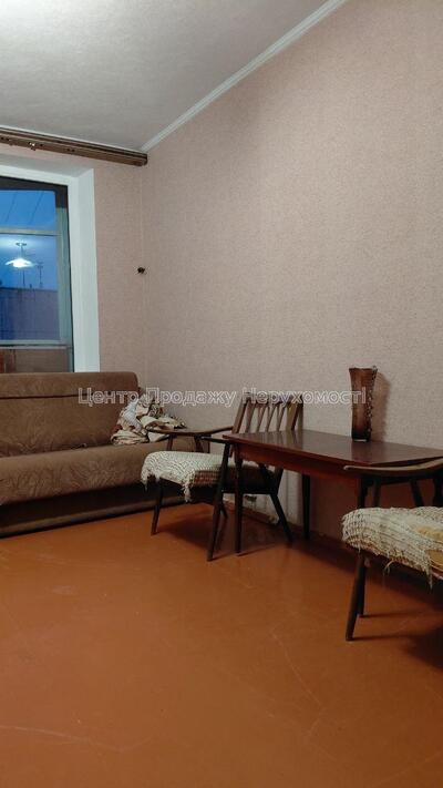 Продам 1-кімнатну квартиру біля станції метро “Салтівська”