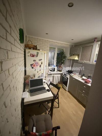 Продам квартиру біля метро Ботанічний Сад К8