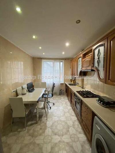 Продам квартиру Харків, Підлісна вул.