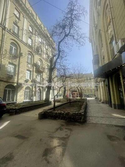 Дом Саламандра. Продам квартиру ул. Сумская 17