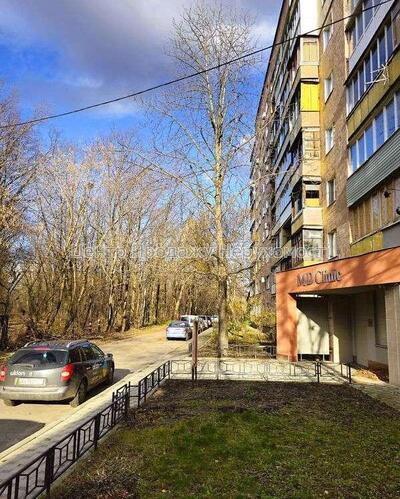 Продам 4к квартиру вул. Дерев\'янко