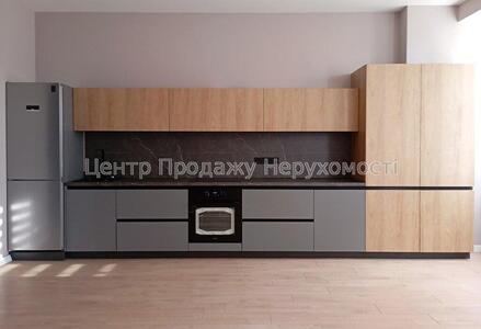 Продаж 2к квартири 57 кв. м на вул. Новоолександрівська