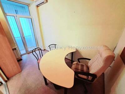 Продам приміщення, метро Наукова