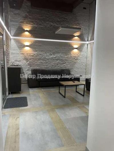 Продаж нежитлового приміщення 35м2 в центрі.