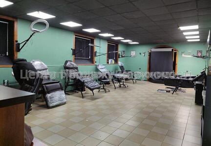 Продам приміщення в центрі.